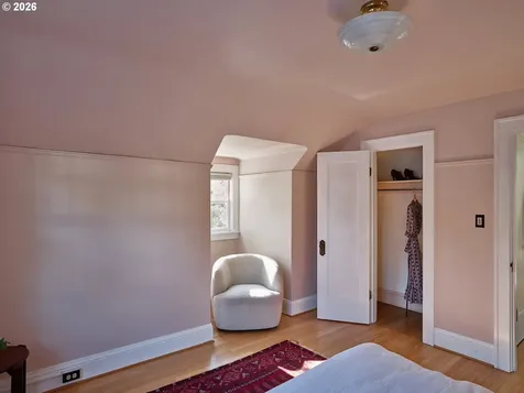 1002 SE 54th Avenue Portland OR 97215