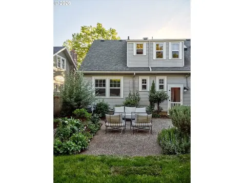 1002 SE 54th Avenue Portland OR 97215