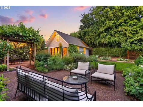 1002 SE 54th Avenue Portland OR 97215
