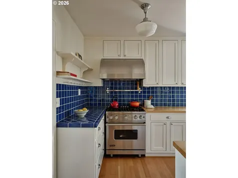1002 SE 54th Avenue Portland OR 97215