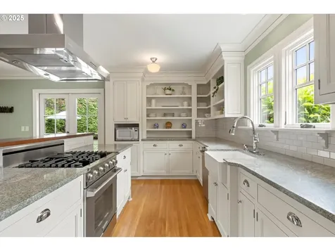 2726 NE 12th Avenue Portland OR 97212