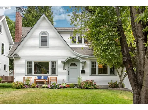 2726 NE 12th Avenue Portland OR 97212