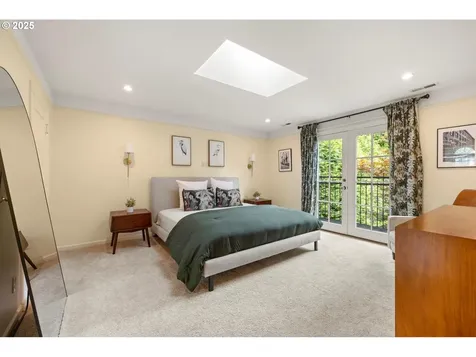 2726 NE 12th Avenue Portland OR 97212