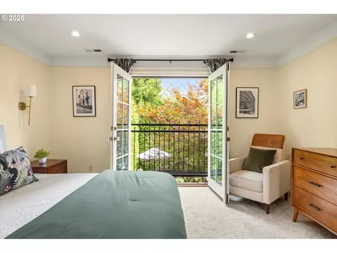 2726 NE 12th Avenue Portland OR 97212