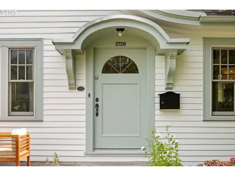 2726 NE 12th Avenue Portland OR 97212