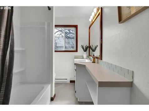 1258/1260 Van Buren Street Eugene OR 97402