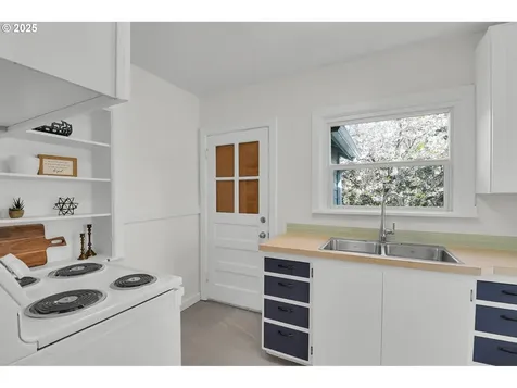 1258/1260 Van Buren Street Eugene OR 97402