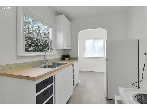 1258/1260 Van Buren Street Eugene OR 97402