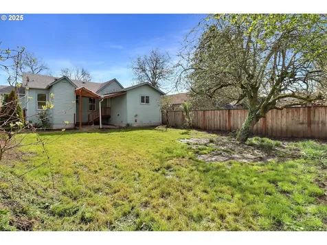 1258/1260 Van Buren Street Eugene OR 97402