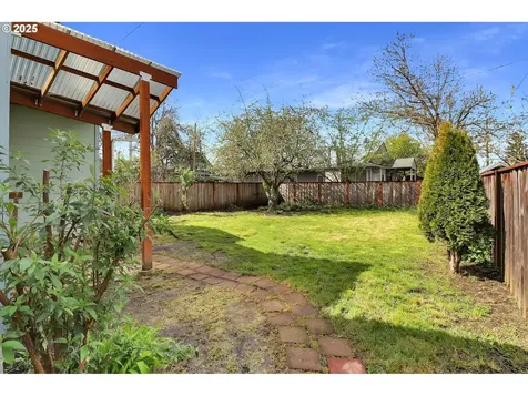 1258/1260 Van Buren Street Eugene OR 97402