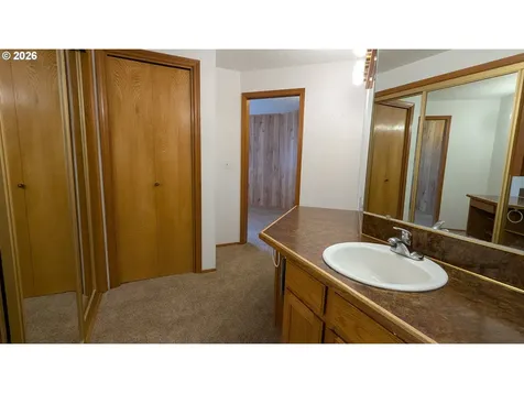 4040 SE Wynnwood Drive Hillsboro OR 97123