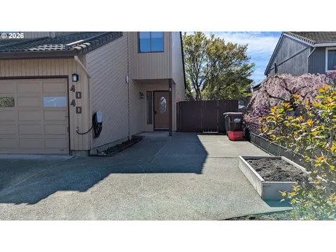 4040 SE Wynnwood Drive Hillsboro OR 97123