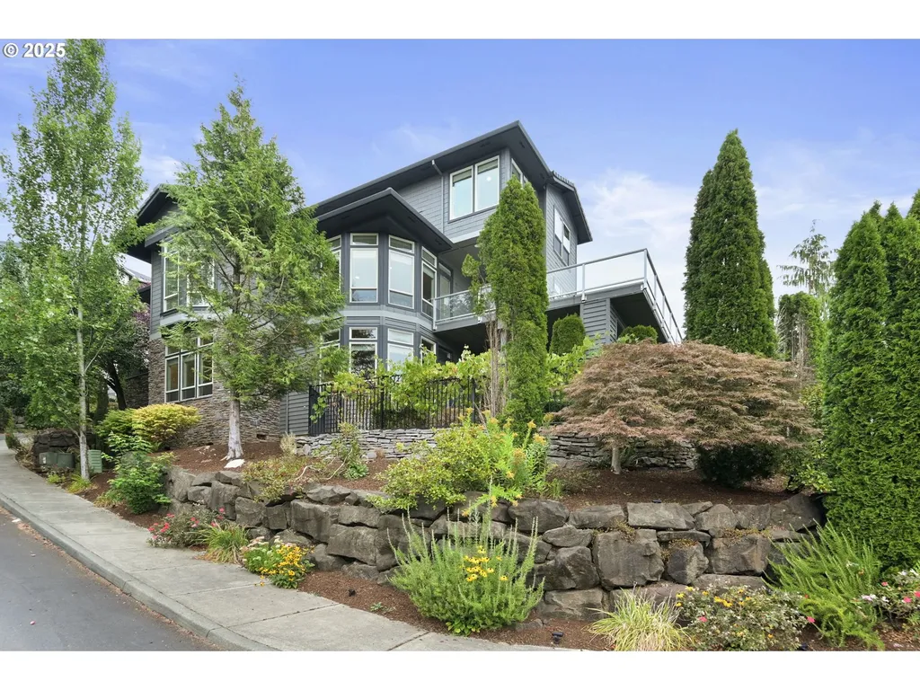 9941 NW Upton Court Portland OR 97229