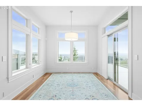 9941 NW Upton Court Portland OR 97229