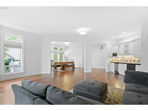 9941 NW Upton Court Portland OR 97229