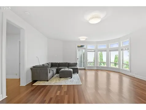 9941 NW Upton Court Portland OR 97229