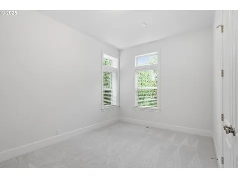 9941 NW Upton Court Portland OR 97229