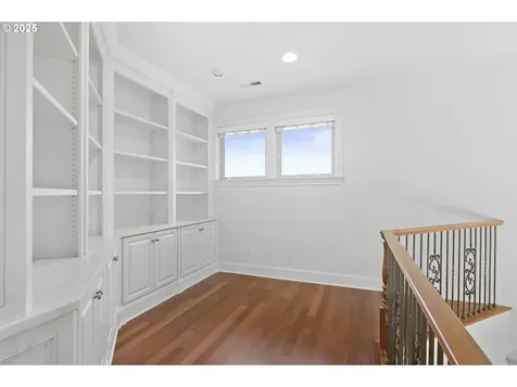 9941 NW Upton Court Portland OR 97229