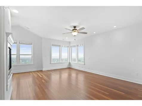9941 NW Upton Court Portland OR 97229