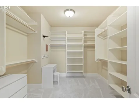 9941 NW Upton Court Portland OR 97229