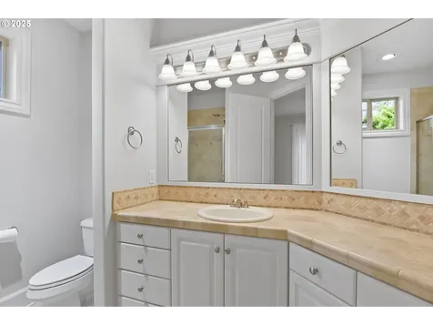 9941 NW Upton Court Portland OR 97229