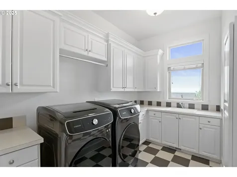 9941 NW Upton Court Portland OR 97229