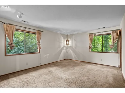 10420 SW Paulina Drive Tualatin OR 97062
