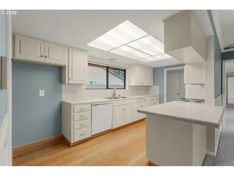 12325 SW King Richard Drive Portland OR 97224