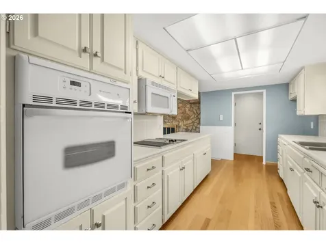 12325 SW King Richard Drive Portland OR 97224