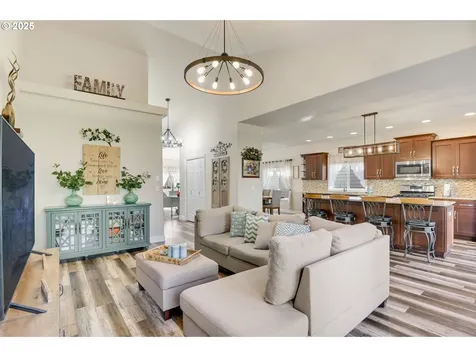 17063 SE Macanudo Street Damascus OR 97089