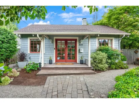 3835 SE Crystal Springs Boulevard Portland OR 97202