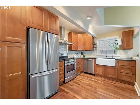 3835 SE Crystal Springs Boulevard Portland OR 97202
