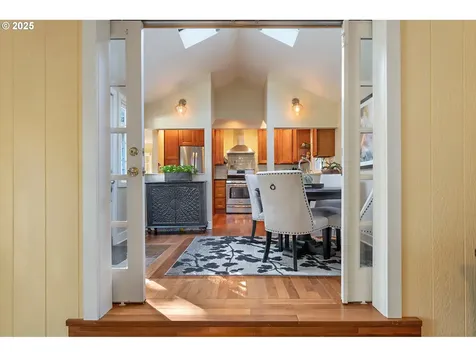 3835 SE Crystal Springs Boulevard Portland OR 97202