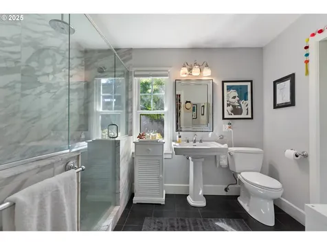 3835 SE Crystal Springs Boulevard Portland OR 97202