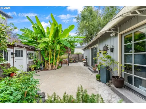 3835 SE Crystal Springs Boulevard Portland OR 97202