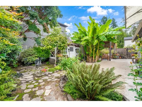 3835 SE Crystal Springs Boulevard Portland OR 97202
