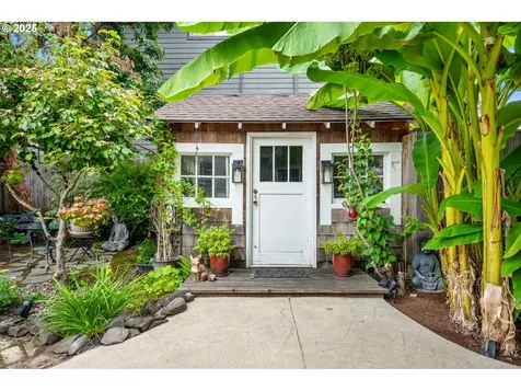 3835 SE Crystal Springs Boulevard Portland OR 97202