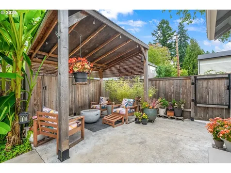 3835 SE Crystal Springs Boulevard Portland OR 97202