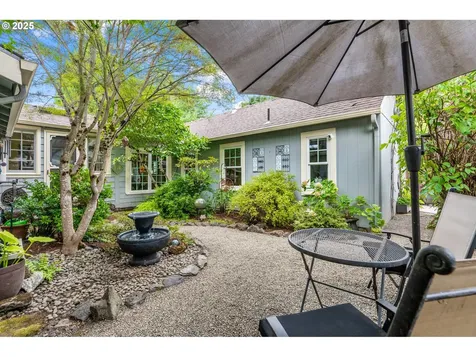 3835 SE Crystal Springs Boulevard Portland OR 97202
