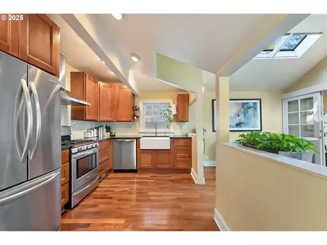 3835 SE Crystal Springs Boulevard Portland OR 97202