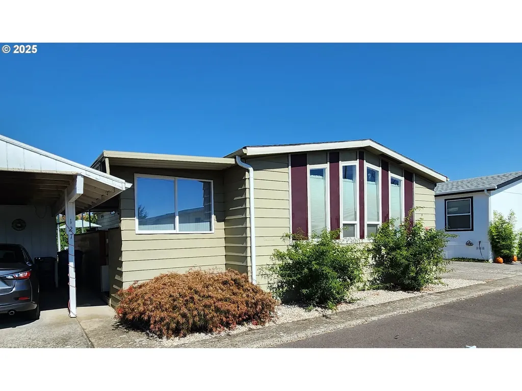 5422 Portland Road NE Salem OR 97305