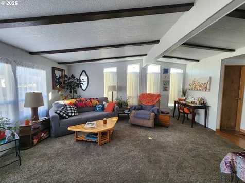 5422 Portland Road NE Salem OR 97305