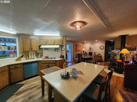 5422 Portland Road NE Salem OR 97305