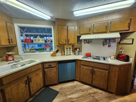 5422 Portland Road NE Salem OR 97305