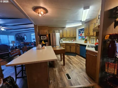 5422 Portland Road NE Salem OR 97305