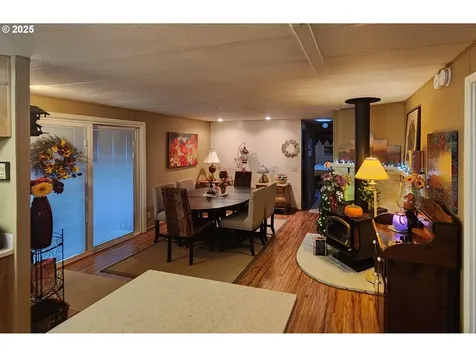 5422 Portland Road NE Salem OR 97305
