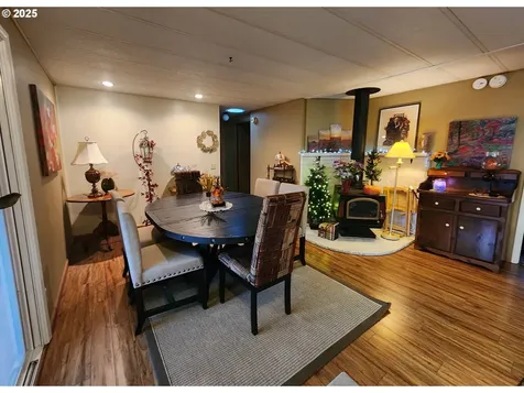 5422 Portland Road NE Salem OR 97305