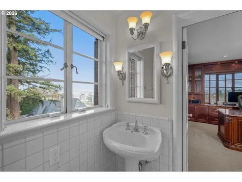 1490 SW Clifton Street Portland OR 97201