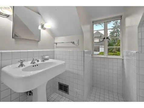 1490 SW Clifton Street Portland OR 97201