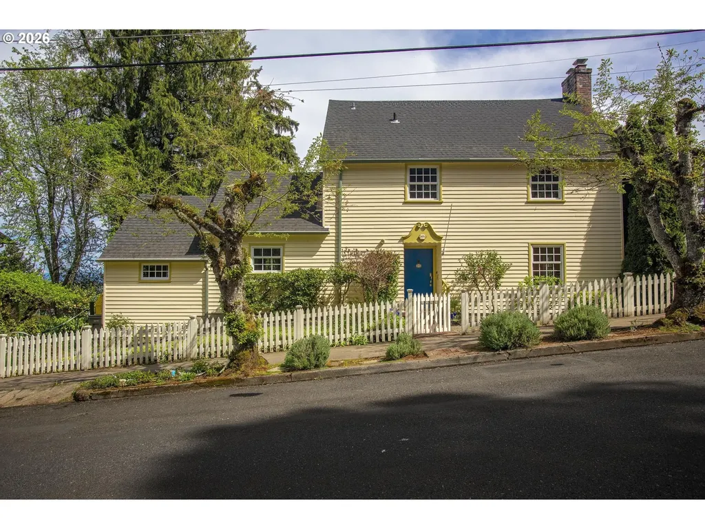 1808 NW Aspen Avenue Portland OR 97210
